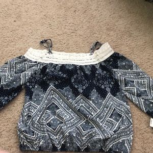 Iz Byer cold shoulder top